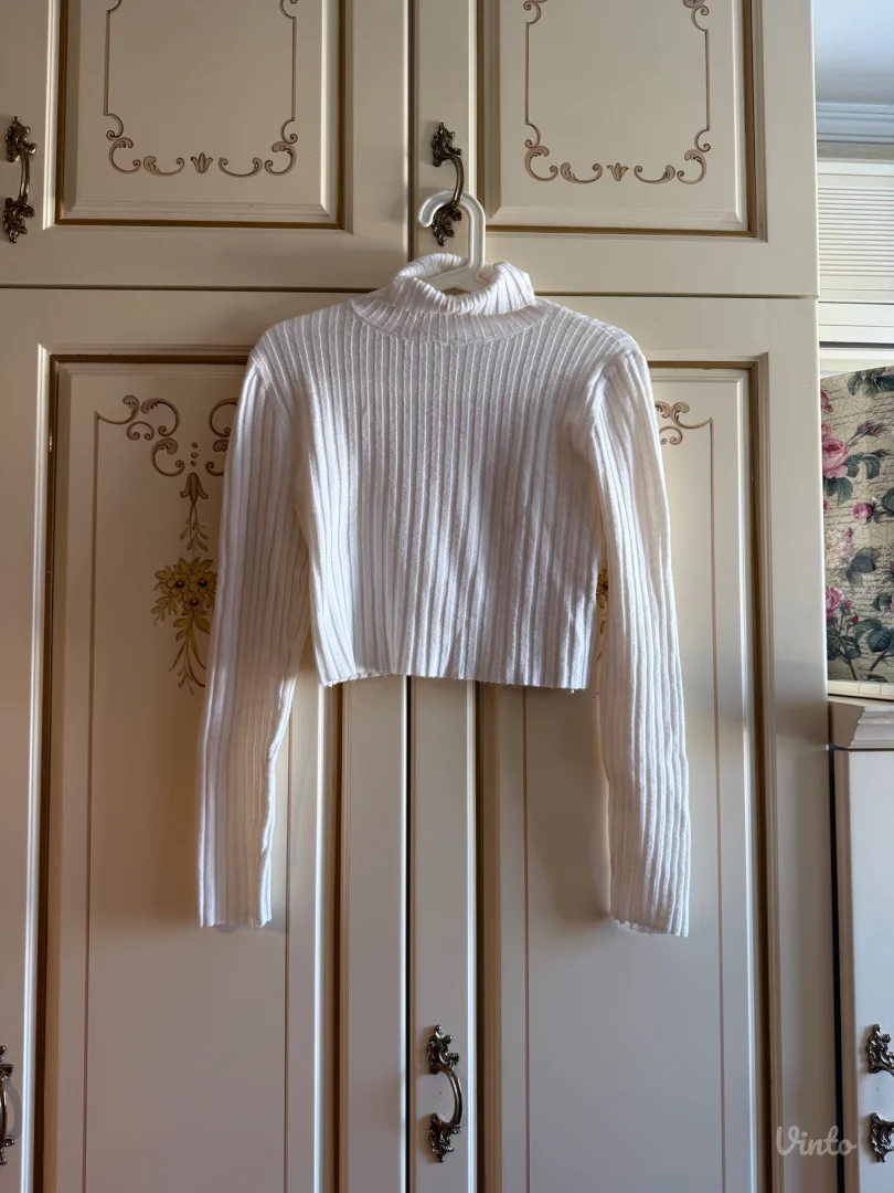 Bershka dzemper rolka