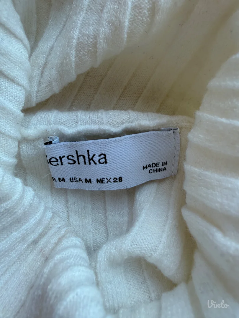 Bershka dzemper rolka