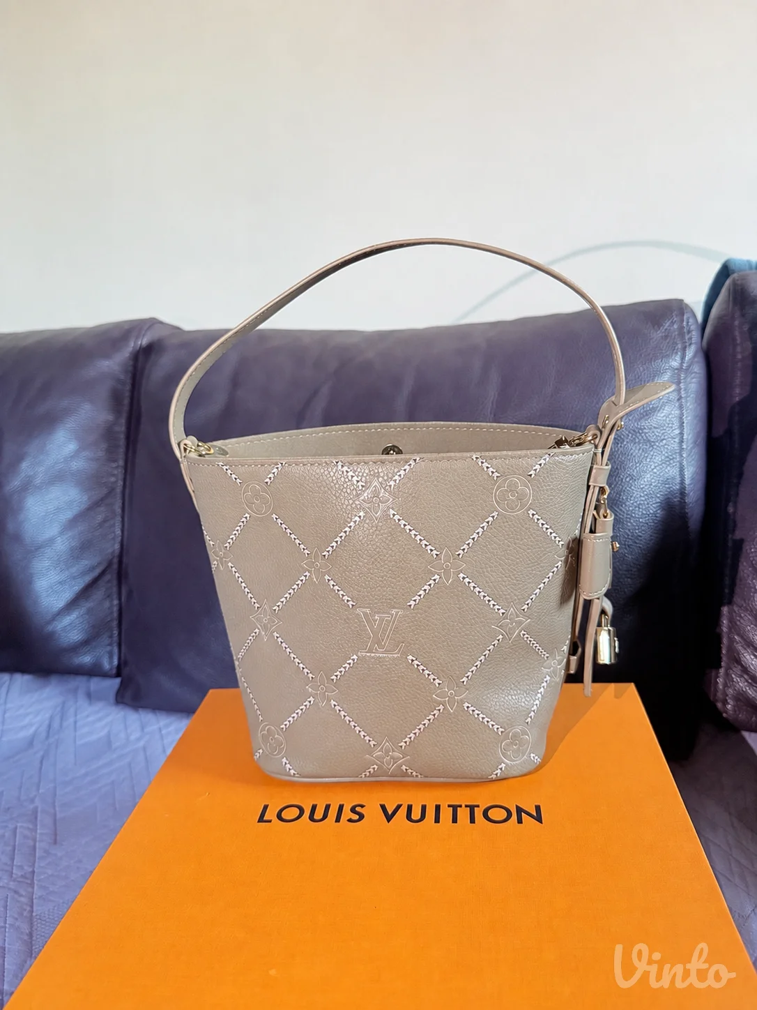 Louis Vuitton bucket torba