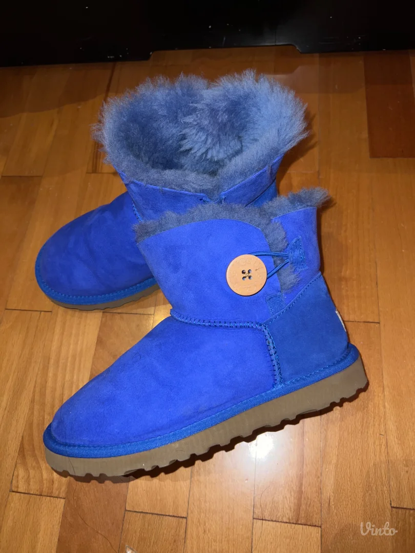 UGG mini bailey button
