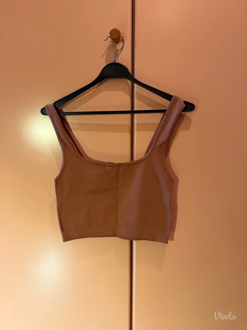 Zara rebrasti crop top