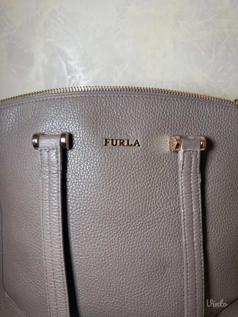 Furla tasna
