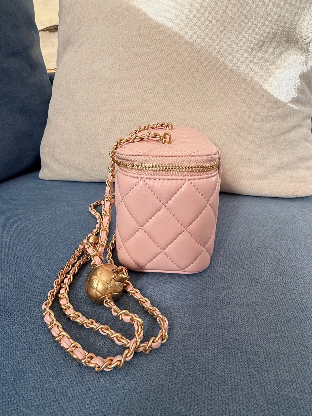 Chanel Vanity torbica nova