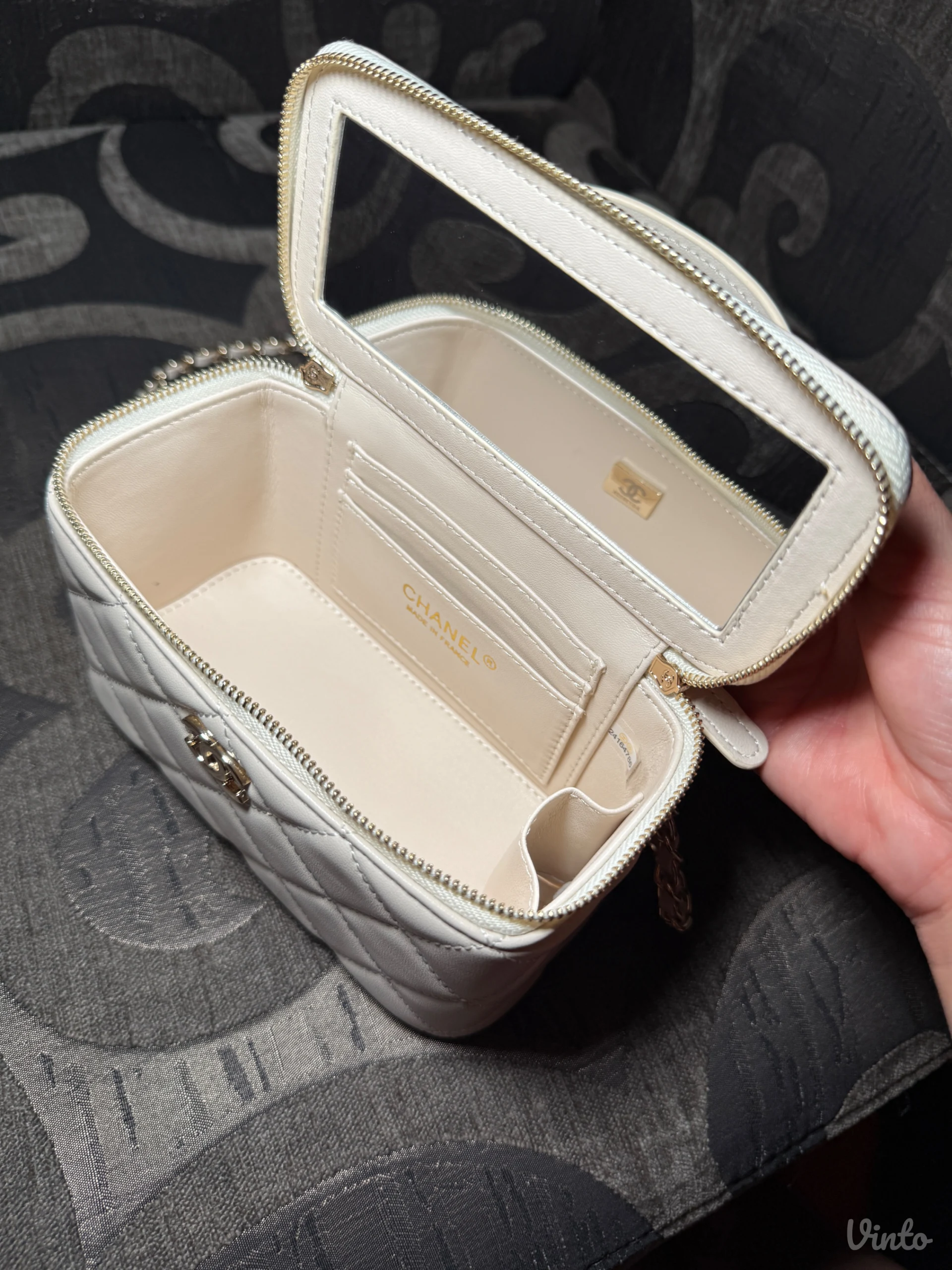 Chanel vanity torbica