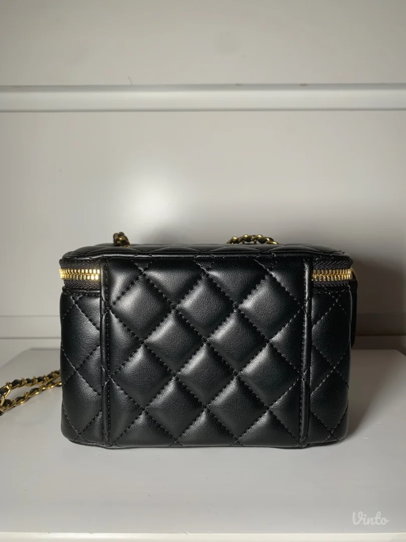 Chanel Vanity torbica