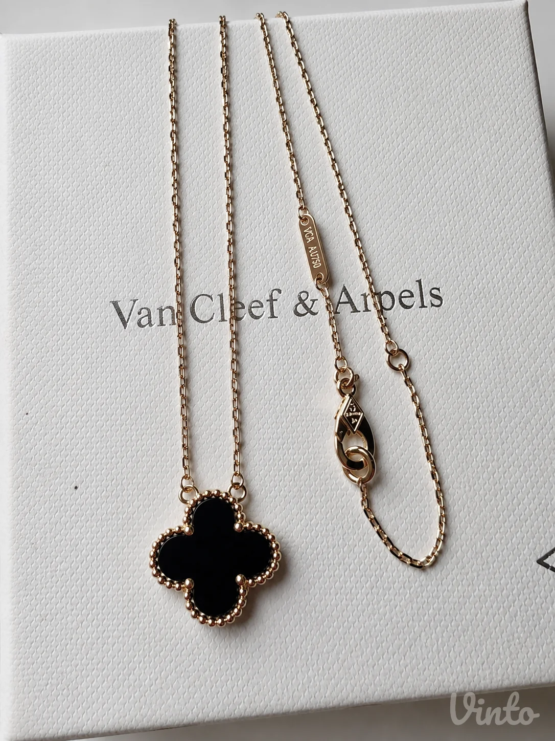 Van Cleef crna ogrlica