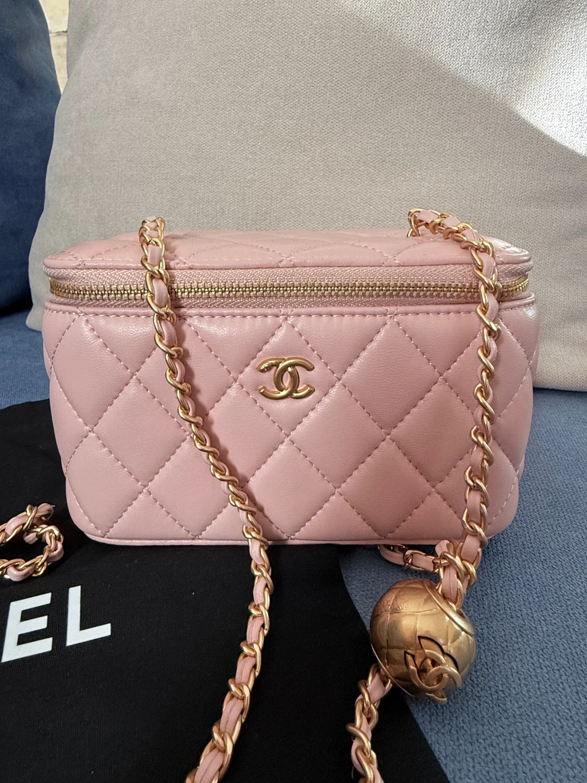 Chanel Vanity torbica nova
