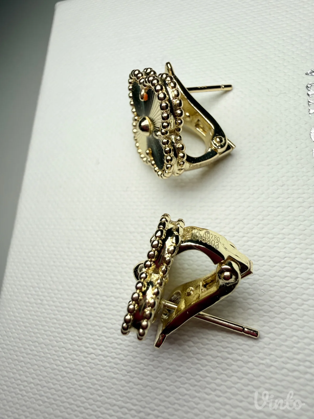 Van Cleef zlatne mindjuse