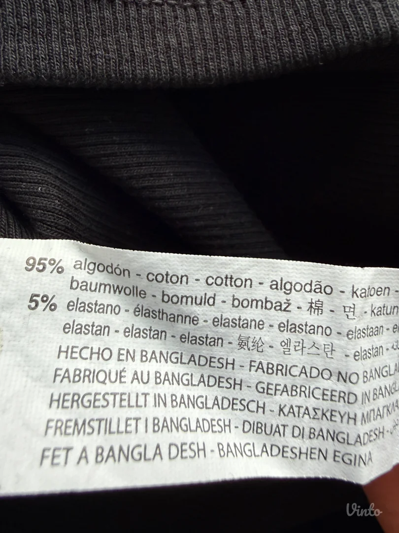 Zara majica (nenosena)