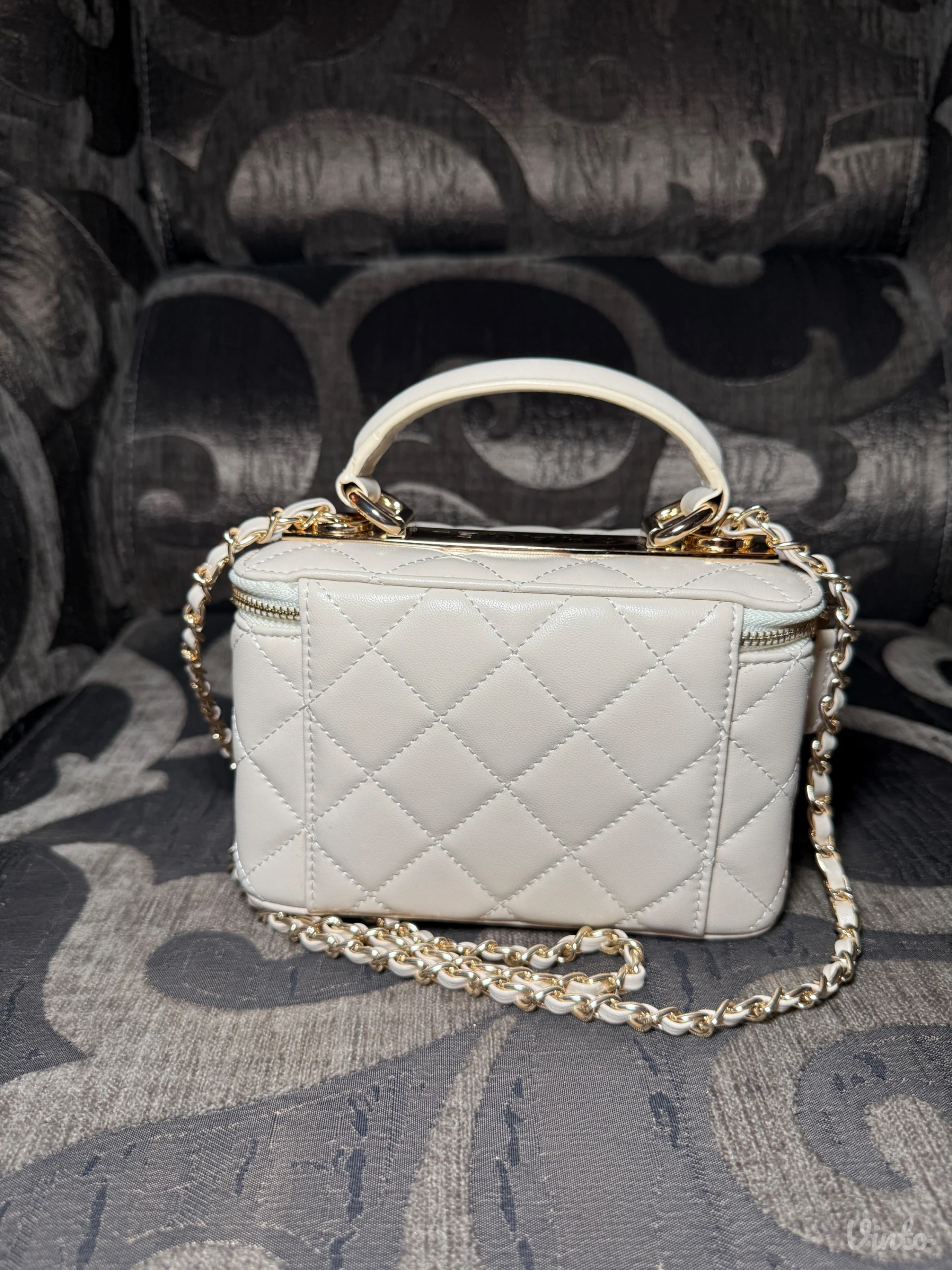 Chanel vanity torbica