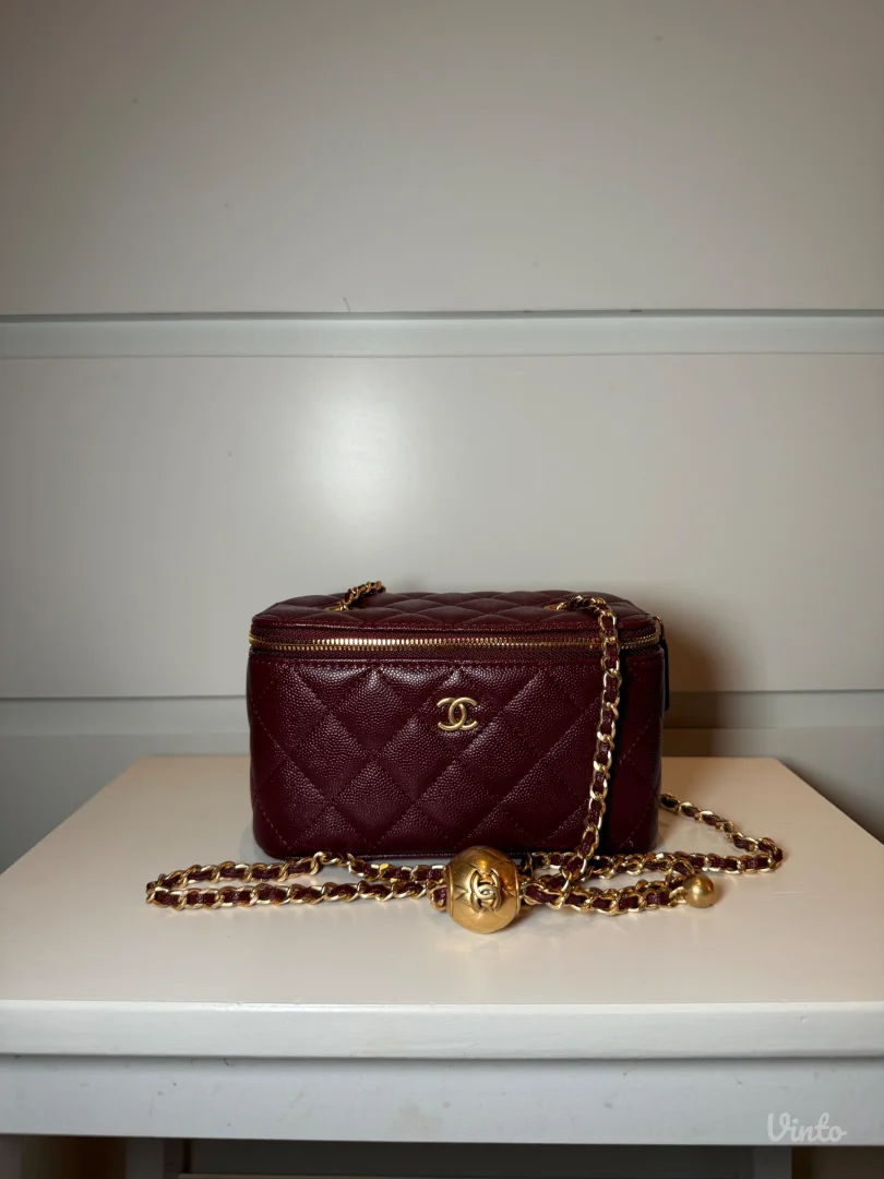 Chanel vanity torbica