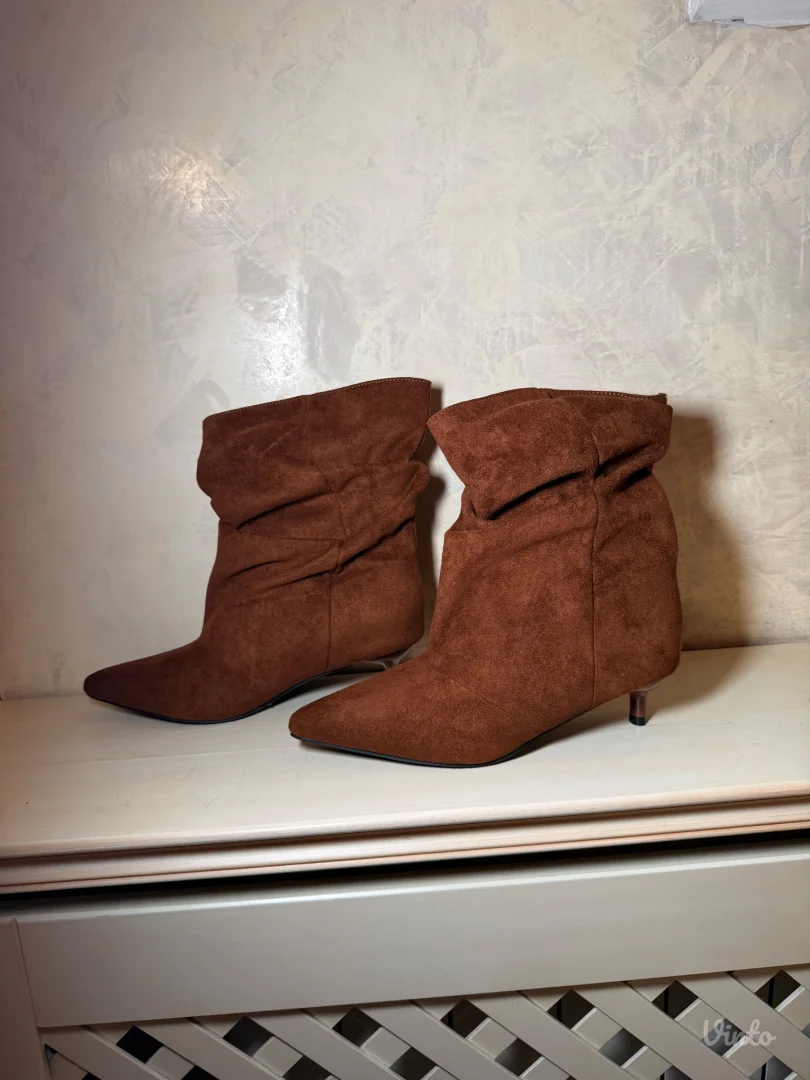 Cizmice sa stiklom (nove)