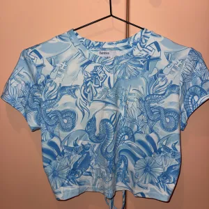 Bershka majica (nenosena)