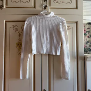 Bershka dzemper rolka