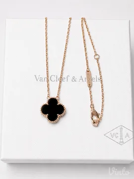 Van Cleef crna rose gold ogrlica
