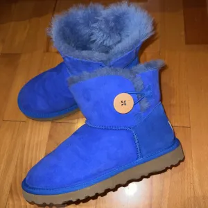 UGG mini bailey button