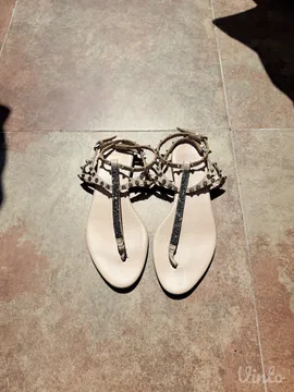 Zara sandale sa swarovski kristalima