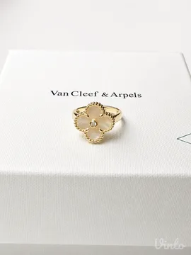 Van Cleef prsten sa detelinom