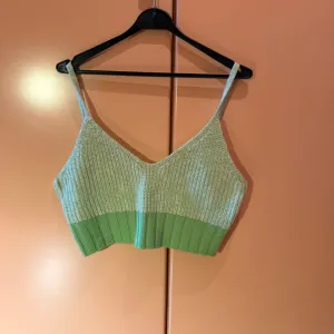 Vuneni crop top
