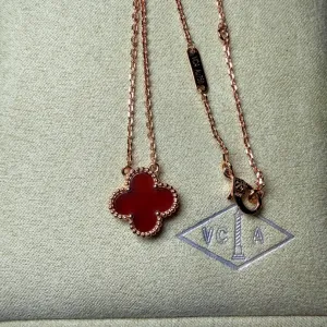 Van Cleef ogrlica sa detelinom