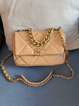 Chanel tasna