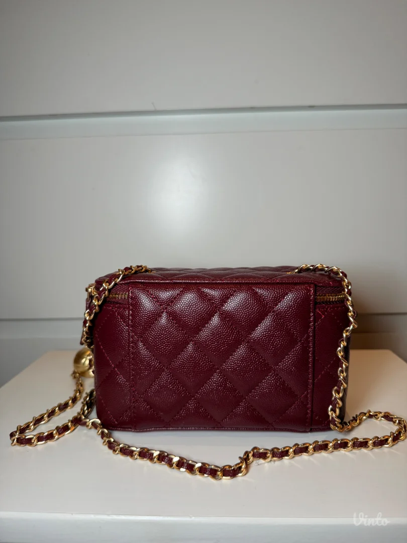 Chanel vanity torbica