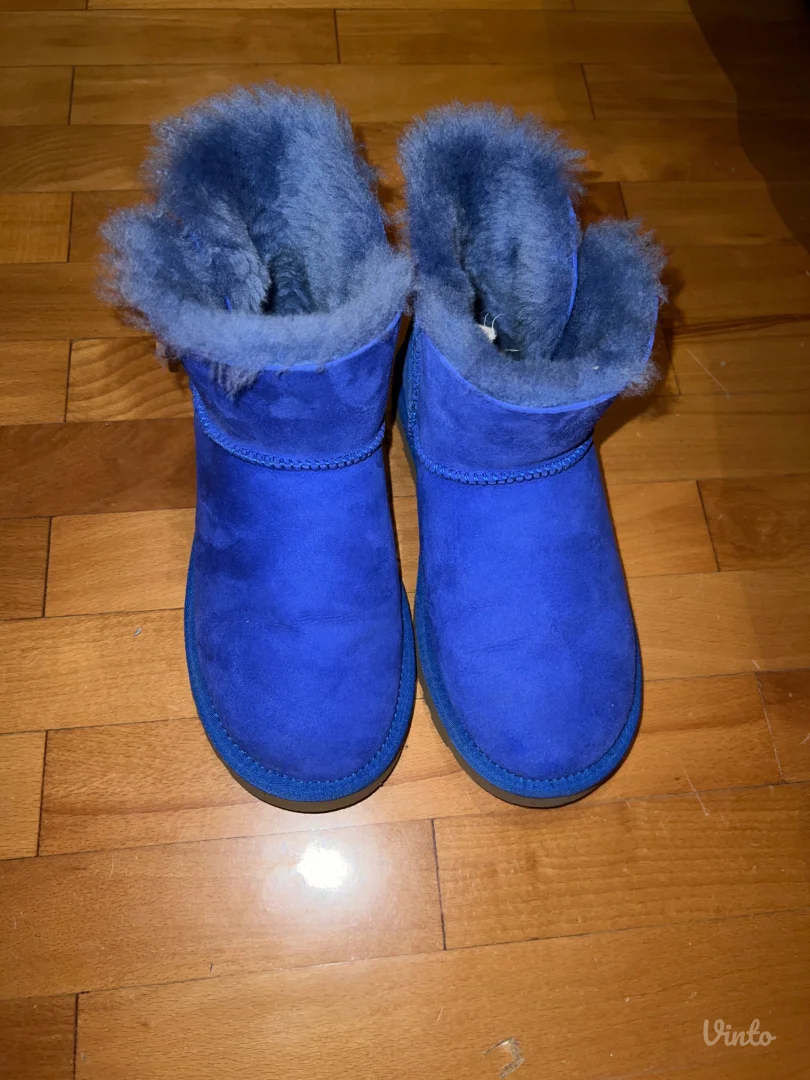 UGG mini bailey button