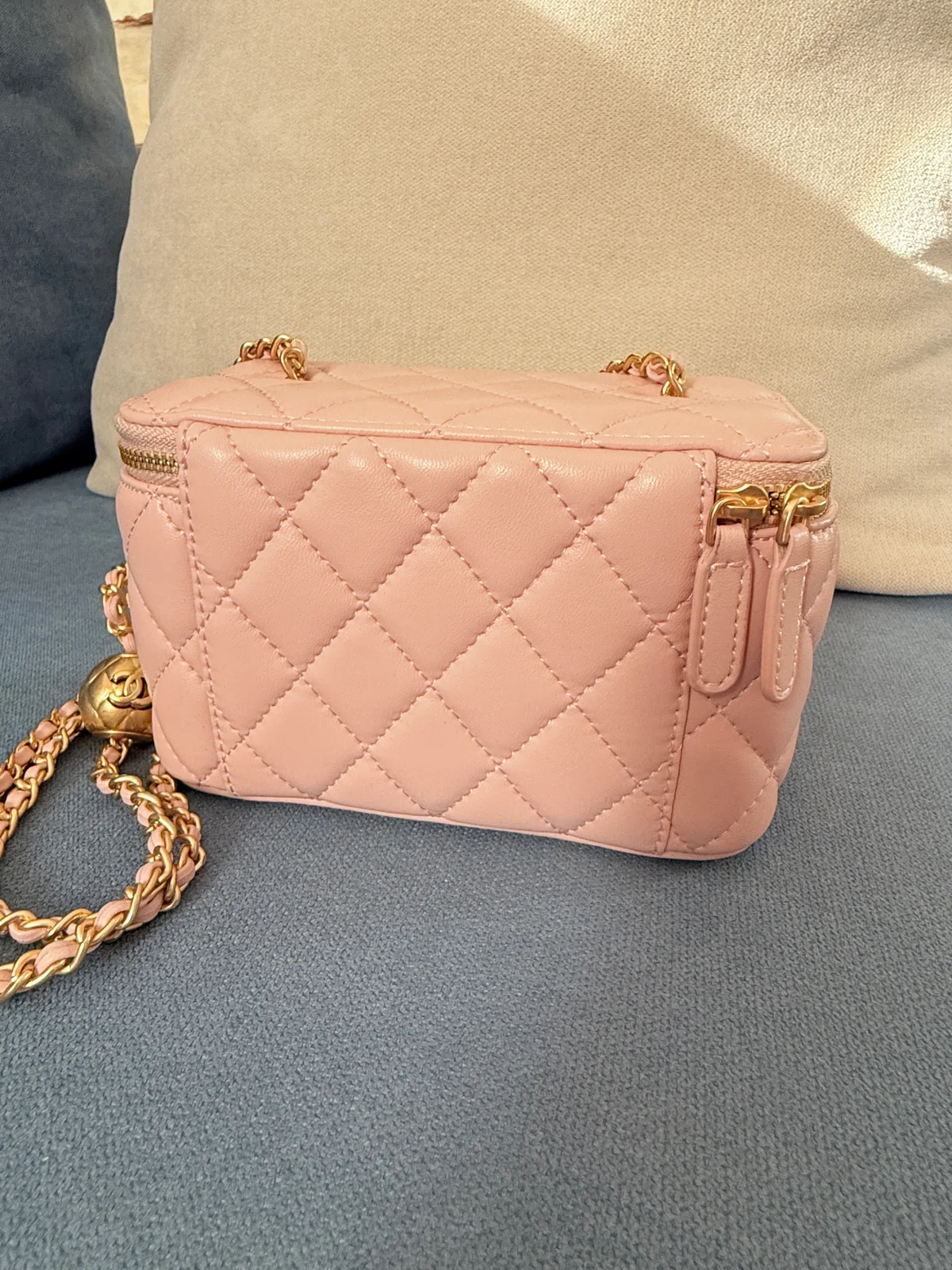 Chanel Vanity torbica nova
