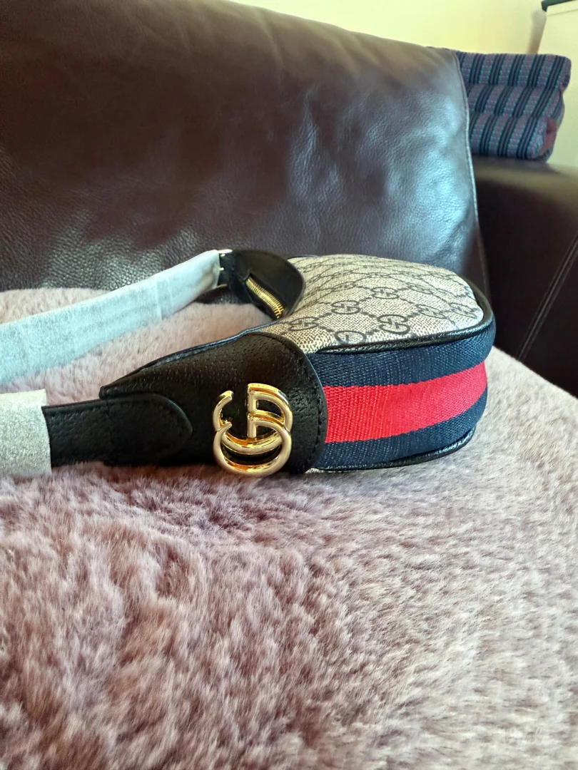 Gucci half moon torbica