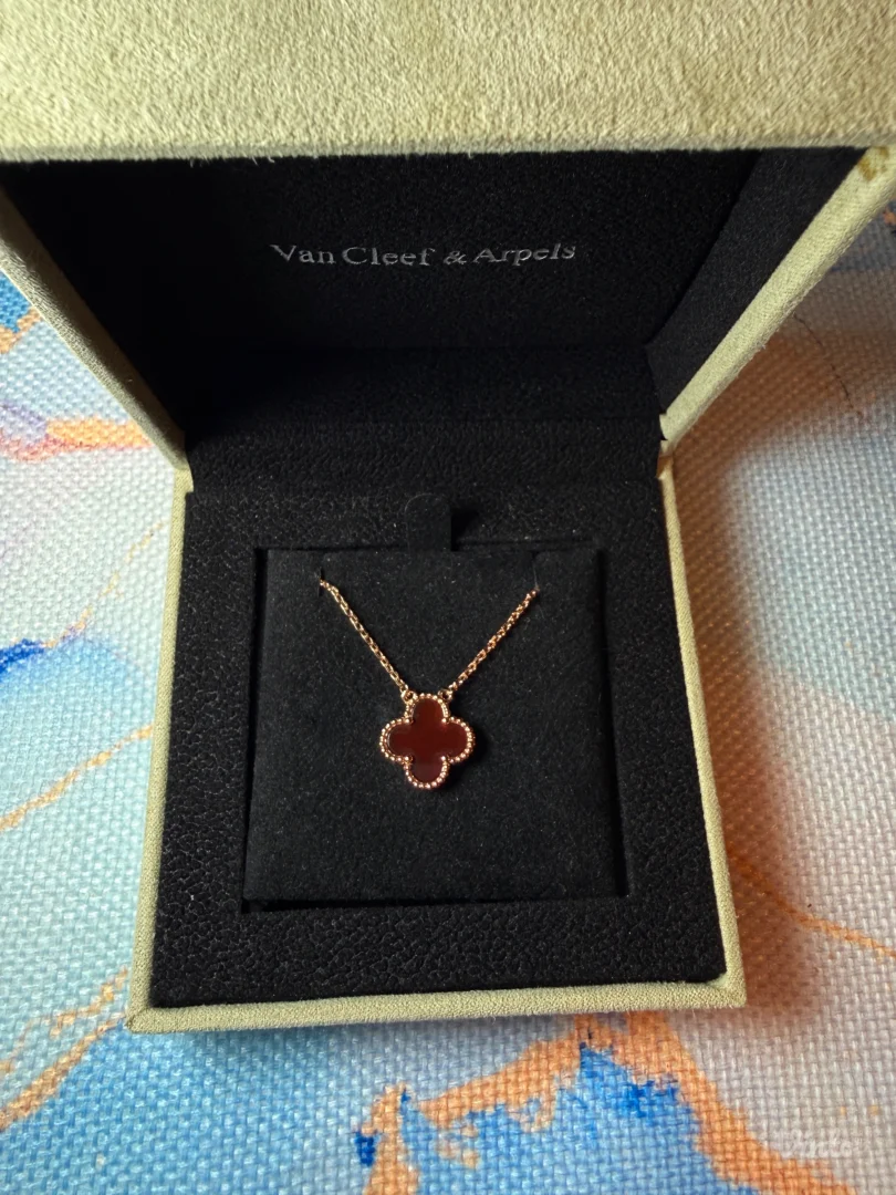 Van Cleef ogrlica sa detelinom