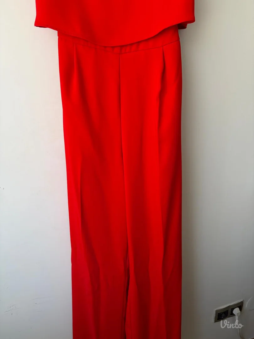 Elegantni Zarin crveni kombinezon