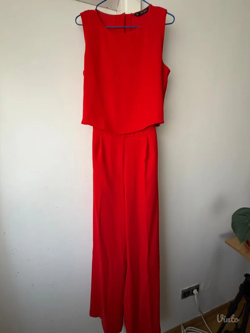 Elegantni Zarin crveni kombinezon