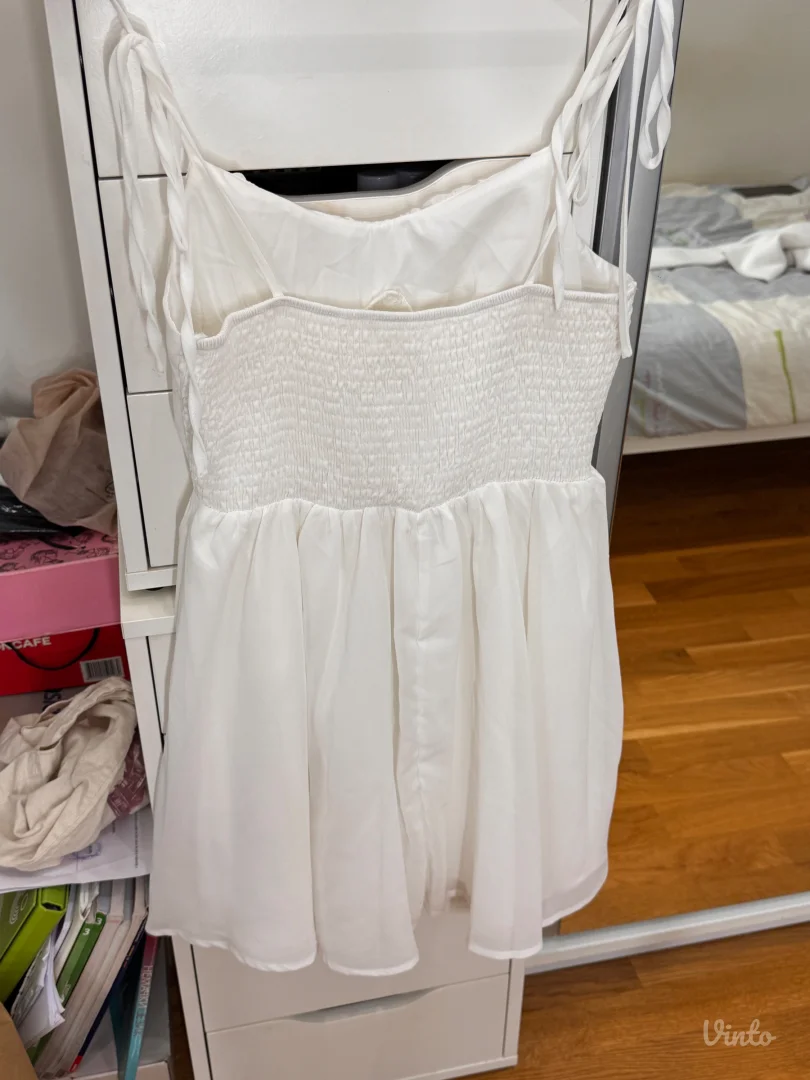 Bela letnja haljina