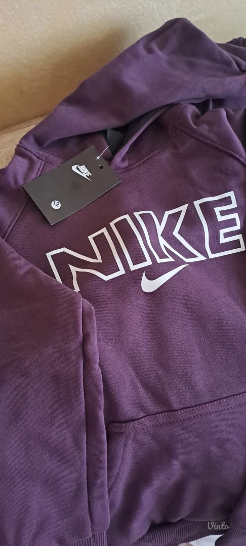 Nike nova decija trenerka