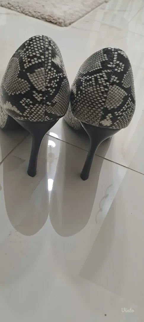 Nove Zara salonke br.42