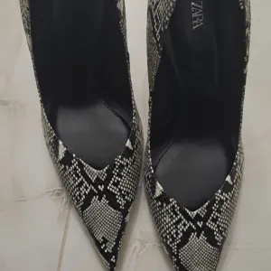 Nove Zara salonke br.42