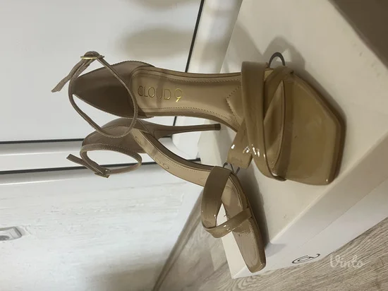 Cloud 9 sandale na štiklu