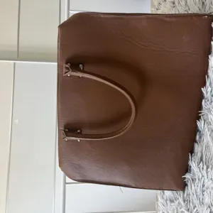 H&M braon velika torba