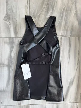 Zara majica od eko koze M velicina