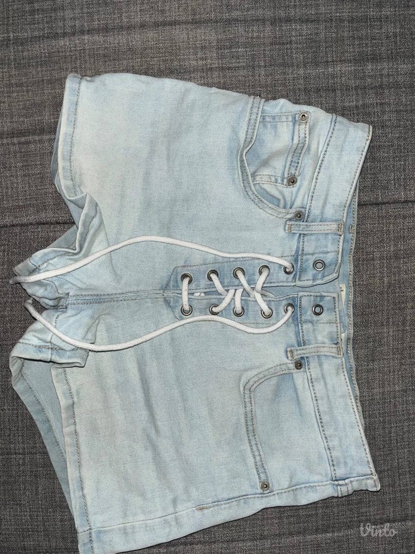 FB Sister šorts na pertlanje – New Yorker