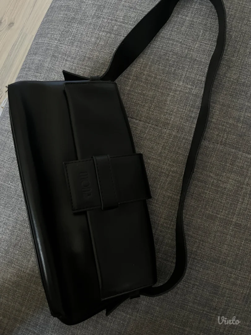 Mona kožna torbica-crna, elegantna