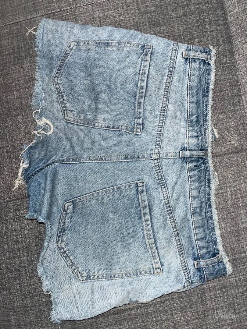 LCW Jeans svetli teksas šorts sa "destroyed" efektom