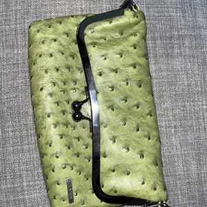 PS Fashion zelena torbica sa lancem