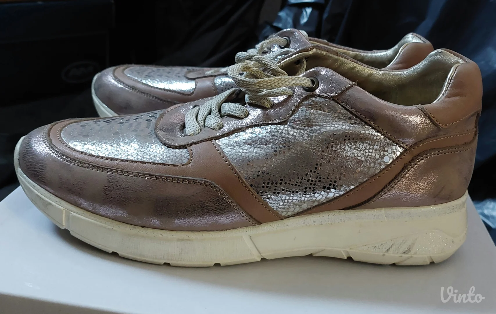 Ženske kožne patike