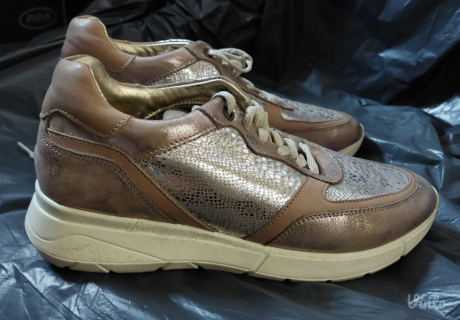 Ženske kožne patike