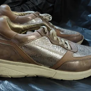 Ženske kožne patike