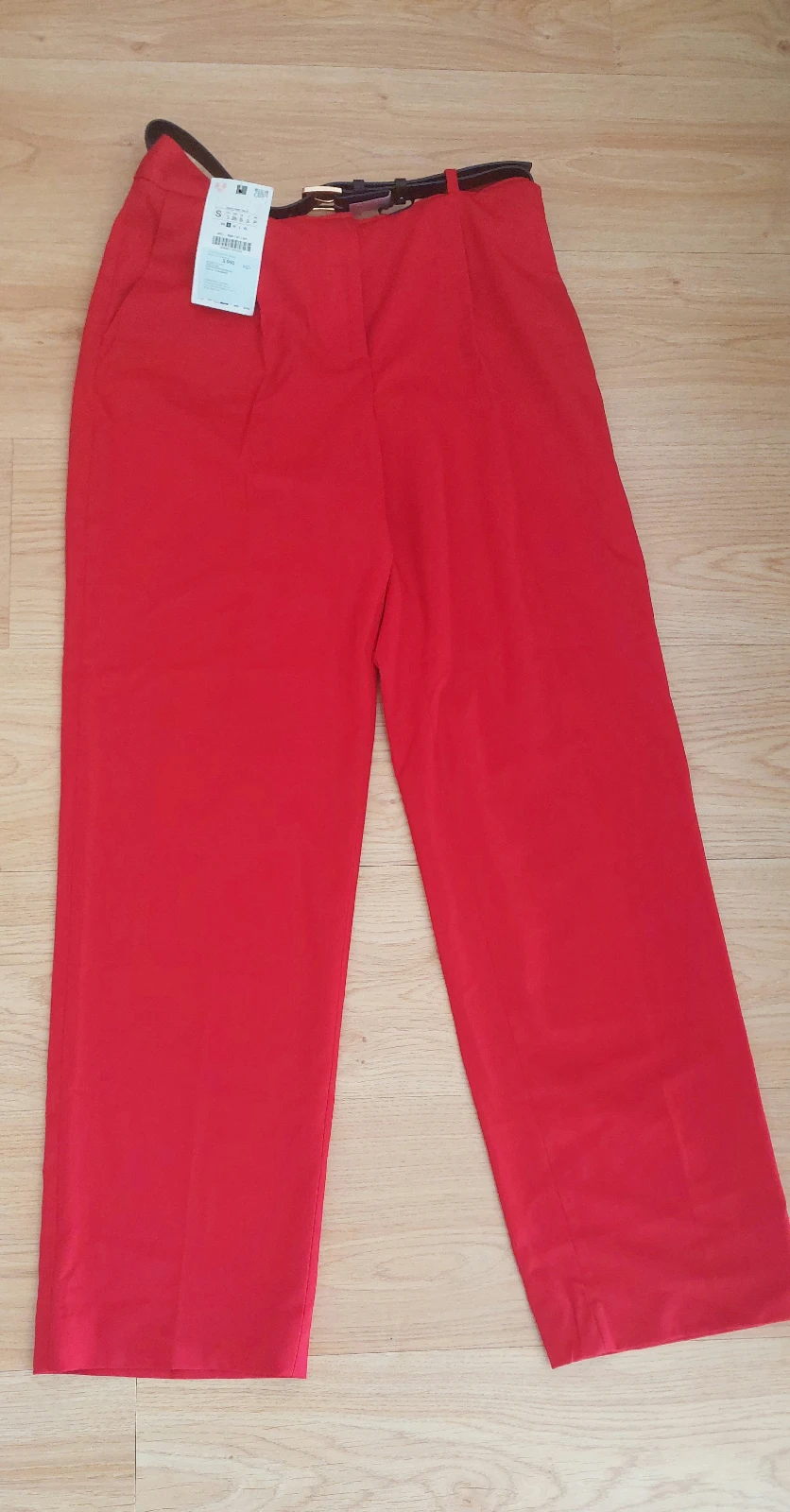 Zara pantalone Novo