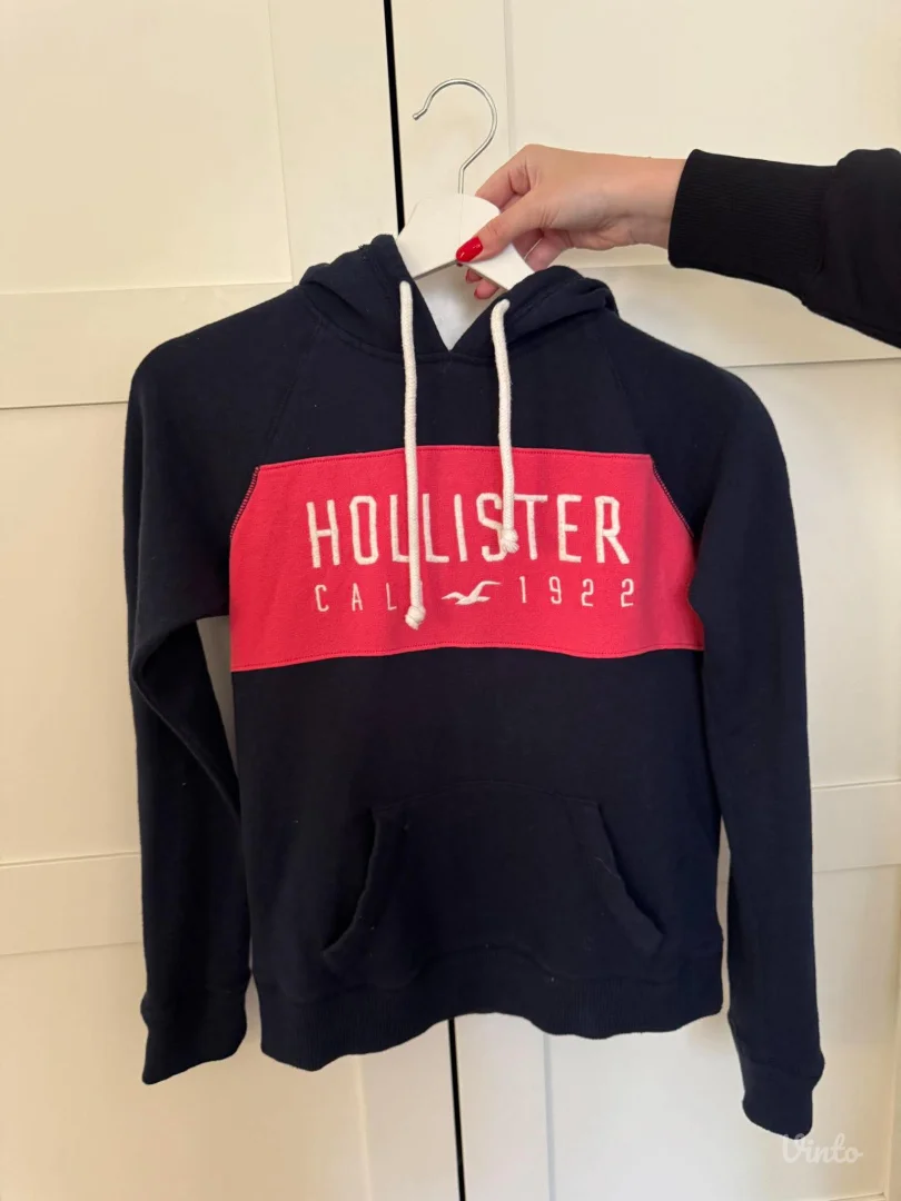 Hollister duks sa kapuljačom