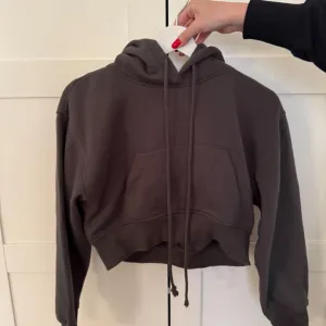 Zara crop duks