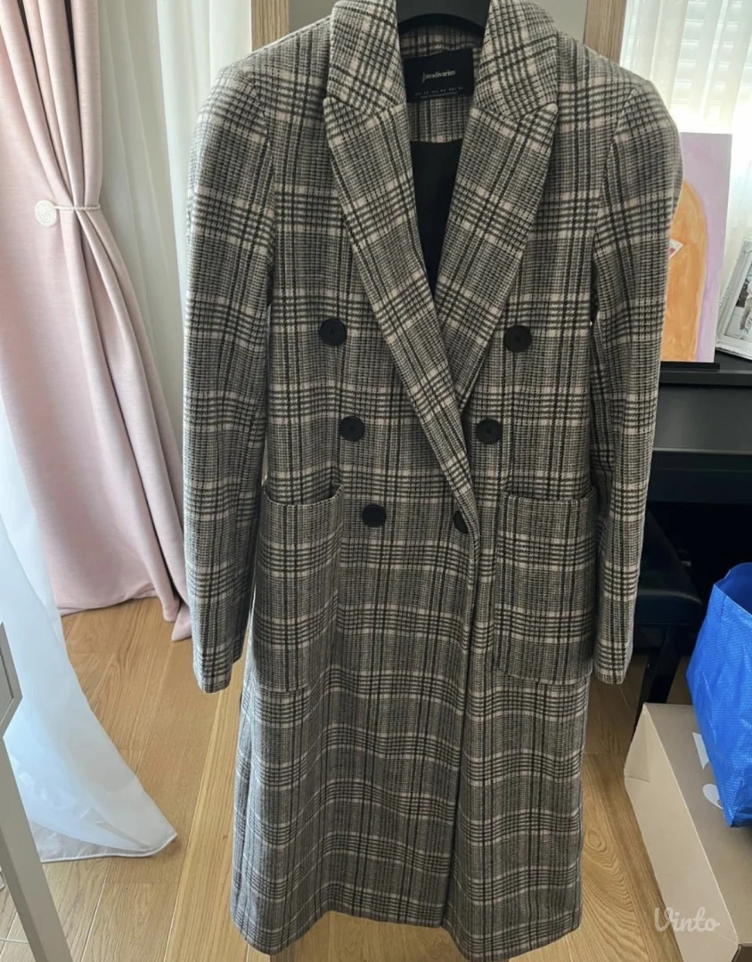 Stradivarius karirani kaput